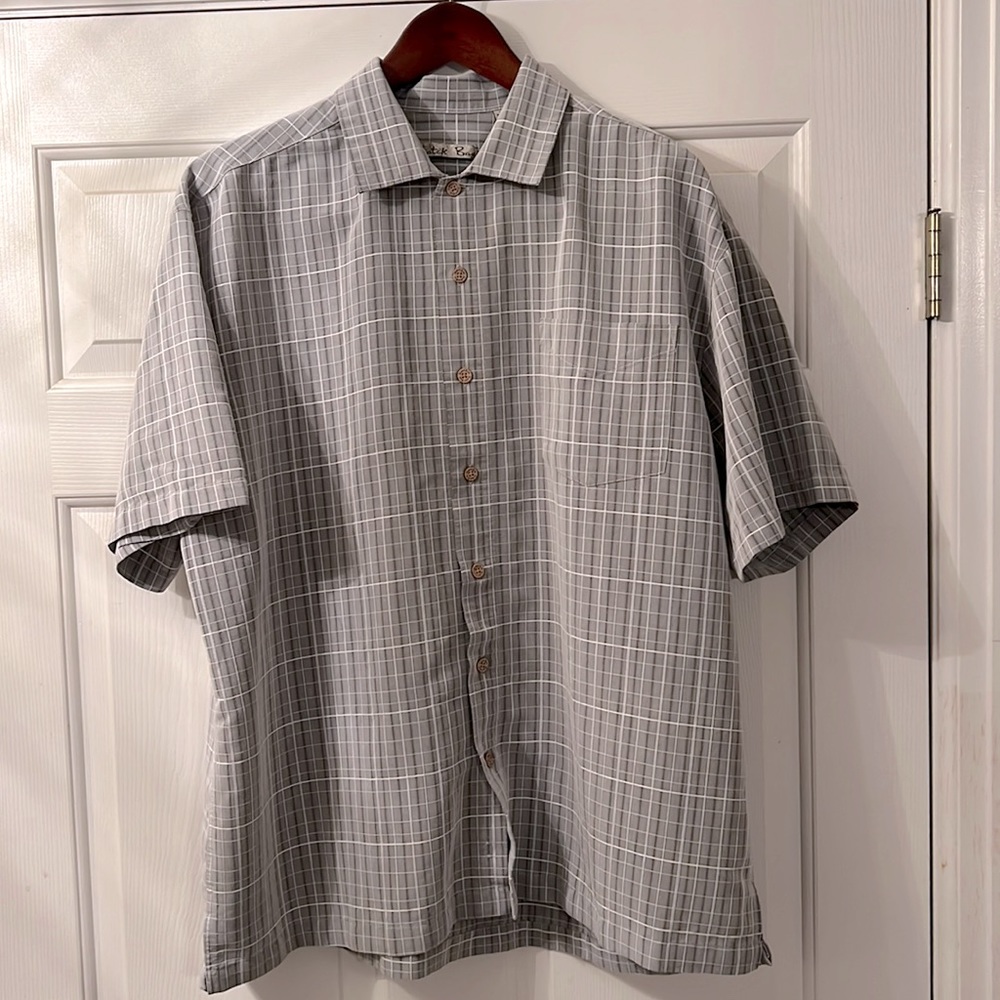 Batik Bay men’s short sleeve button up shirt. XL grey